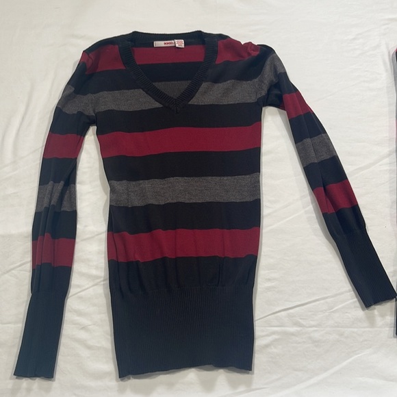 Bongo V Neck Sweater - Picture 2 of 2